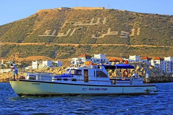Balade en bateau — pêche, déjeuner & baignade